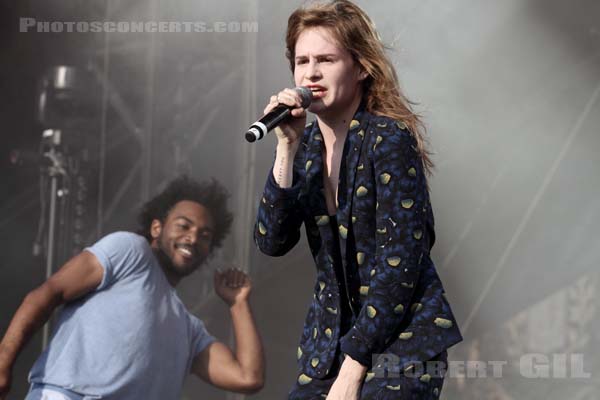 CHRISTINE AND THE QUEENS - 2013-07-20 - PARIS - Parvis de l'Hotel de Ville - 